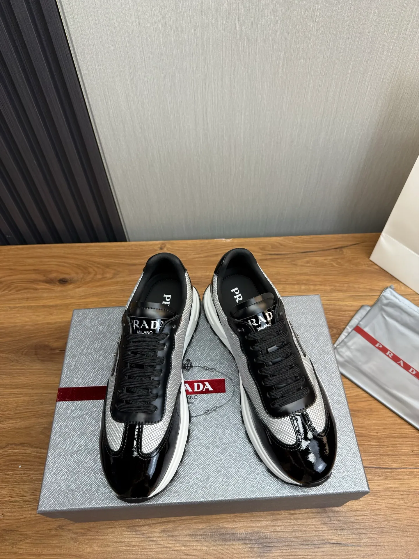 Men's shoes 💰600💰 [PRADA] Popular men's shoes shipped 👏Official website synchronized ⬆️Original cowhide fabric + cowhide lining, 1⃣️:1⃣️reproduction, original sole, 38-45 (45. Customized, non-refundable)